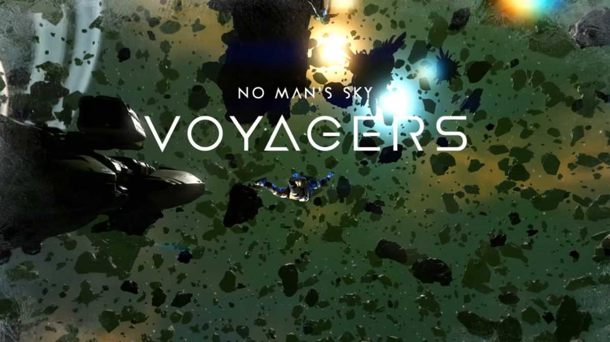 Player designing a modular Corvette starship with hundreds of detailed external modules and functional upgrades.